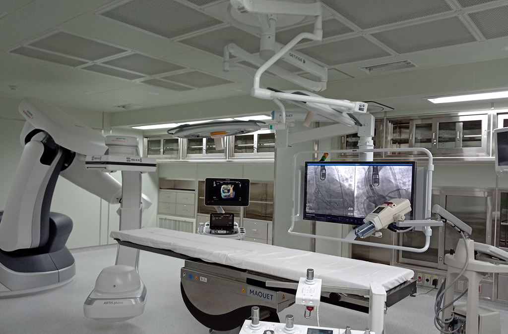 新型複合式手術室，共2張