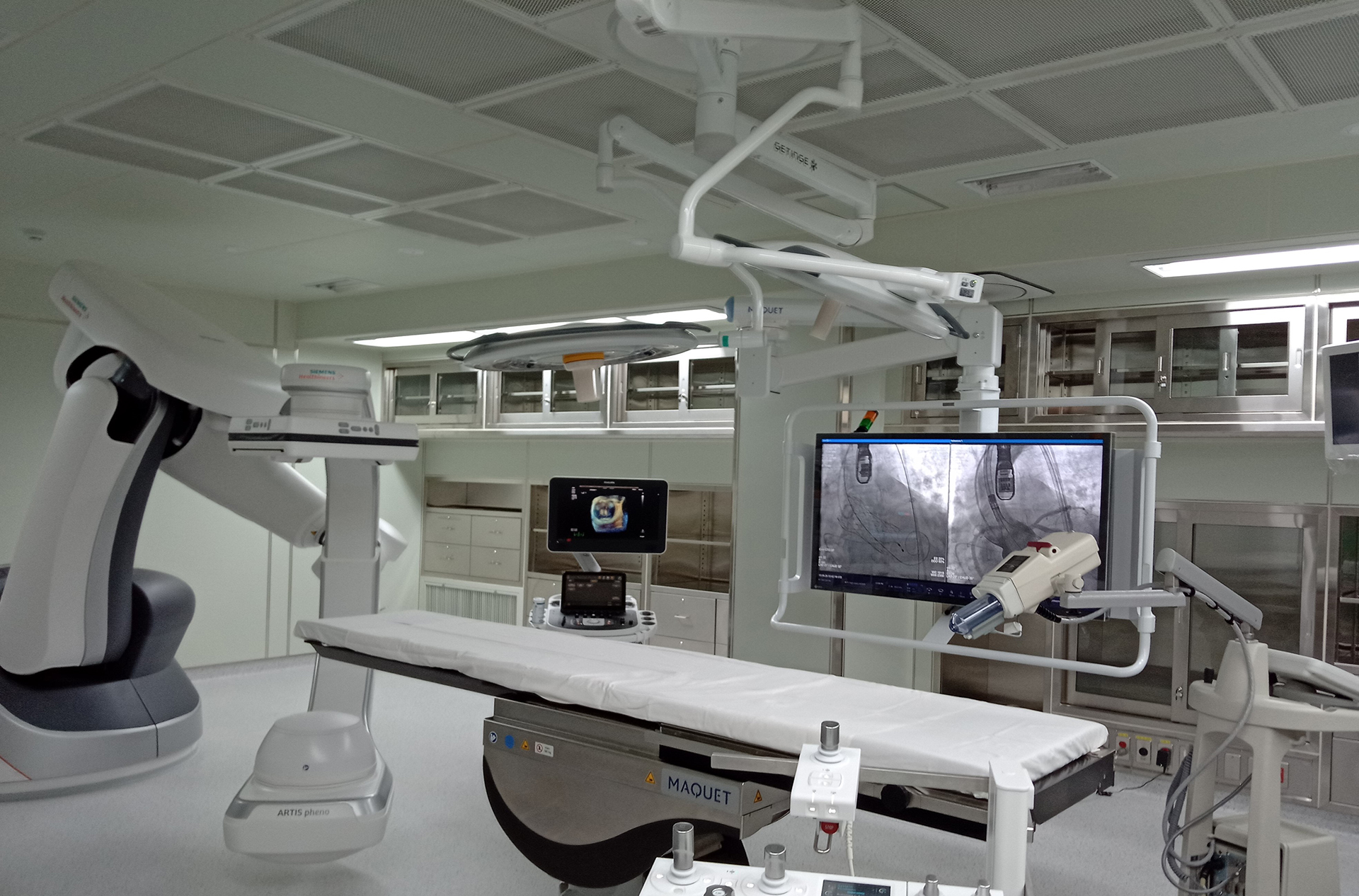 複合式手術室儀器